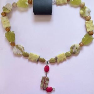 Impressive statement necklaces